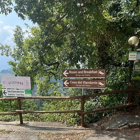 Casa Del Viandante Borgo Dei Sassi Di Roccamalatina Ostello Guiglia