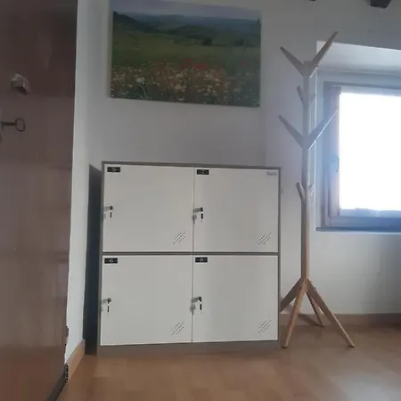 Casa Del Viandante Borgo Dei Sassi Di Roccamalatina Hostel