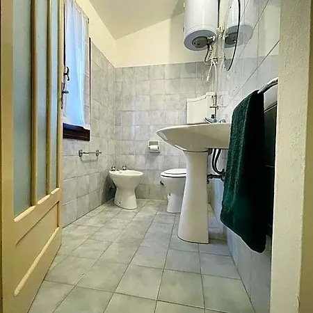 Casa Del Viandante Borgo Dei Sassi Di Roccamalatina ホステル Guiglia