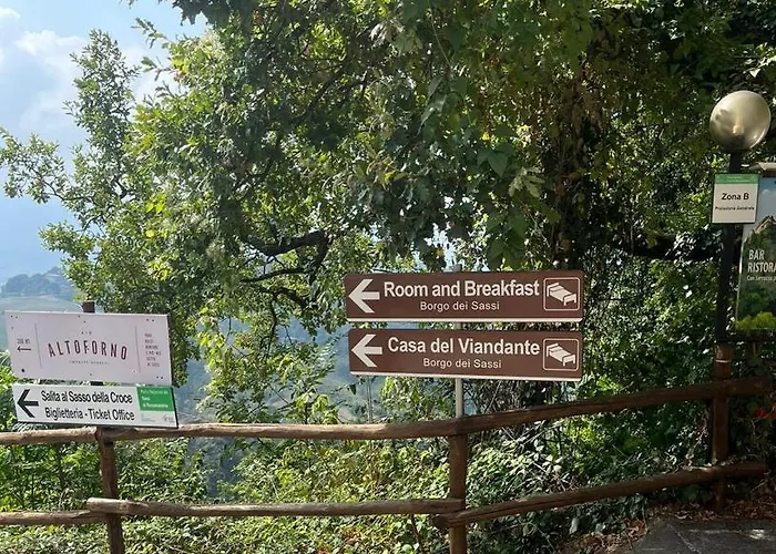 Casa Del Viandante Borgo Dei Sassi Di Roccamalatina Hostel Guiglia