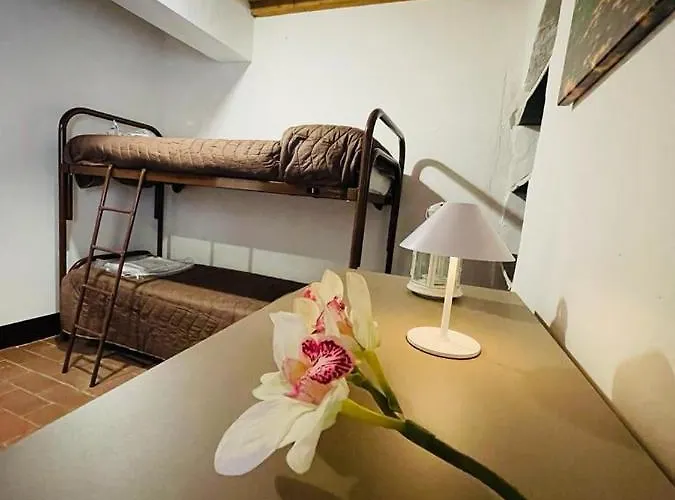 Hostel Casa Del Viandante Borgo Dei Sassi Di Roccamalatina