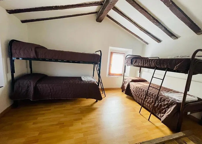 Hostel Casa Del Viandante Borgo Dei Sassi Di Roccamalatina *